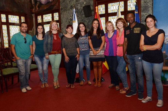 Jóvenes con la consejera