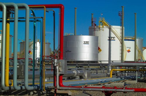 Refineria De Petroleo De Repsol YPF En Argentina