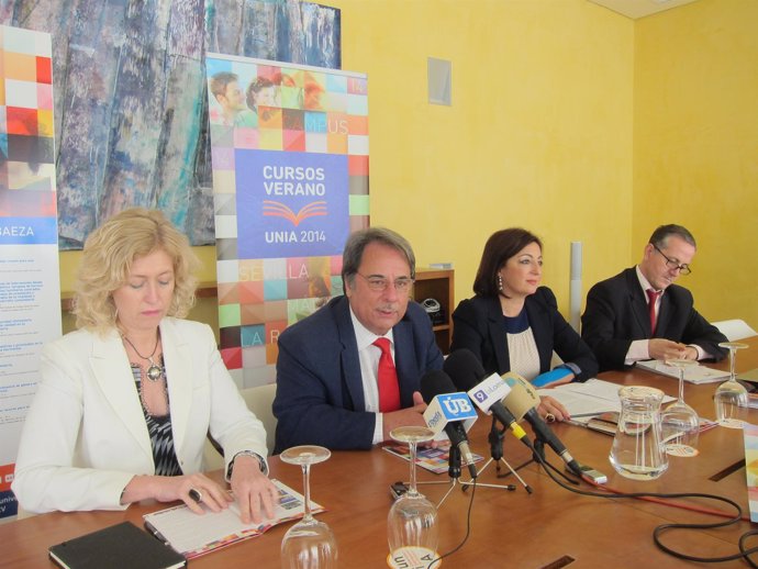 Olivares, Domínguez, De la Fuente y Sánchez presentan los Cursos de Verano 2014.