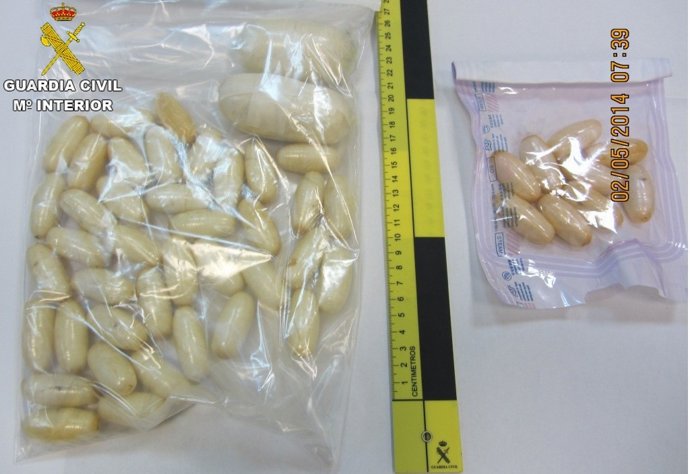 Cápsulas de cocaína intervenidas a una mujer en el aeropuerto de Manises