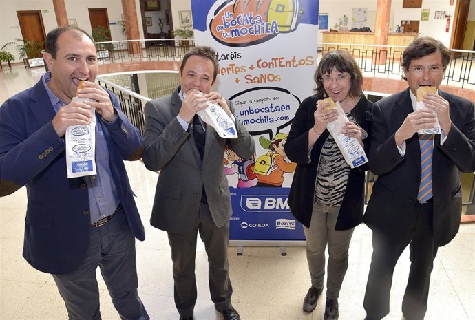 Presentación de la campaña 'Un bocata en tu mochila'