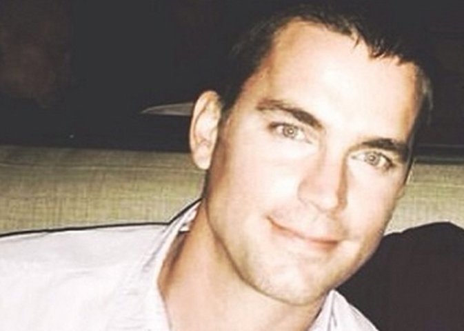 Matthew Bomer explica cómo fue su enlace secreto a la revista OUT