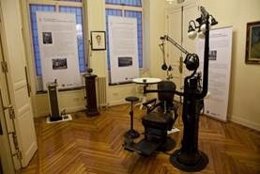 Exposición sobre la historia de la Odontología y la Estomatología