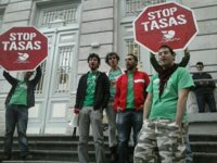 El Colectivo de Estudiantes cifra el seguimiento de la huelga en el 60% en la UC y en el 80% en el resto