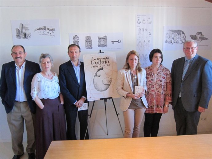 Presentación De En Busca De La Gallina De Las Plumas De Oro En Cáceres