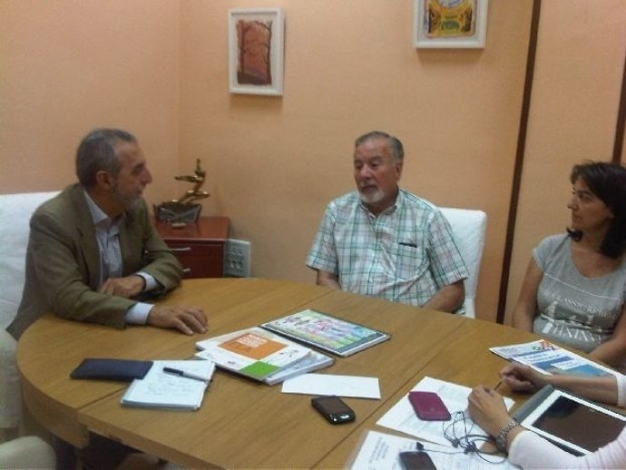 El socialista Juan Manuel Flores y la asociación de ELA