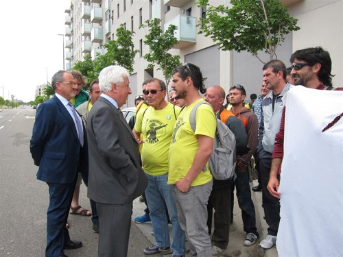 El Justicia de Aragón se ha acercado para hablar con los trabajadores