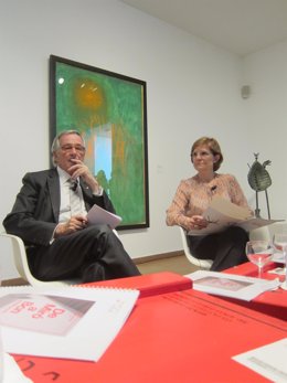 El alcalde de Barcelona, Xavier Trias, con la comisaria de la Miró Rosa M.Malet