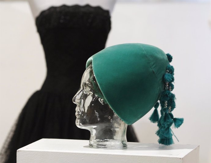 Sombrero Givenchy de 1964 subastado