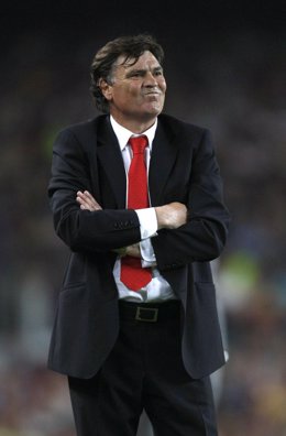 El técnico del CA Osasuna, José Antonio Camacho