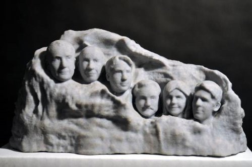 Escultura con impresora 3D similar al Monte Rushmore