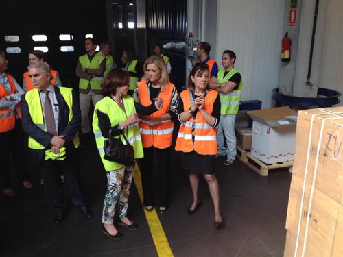 Cifuentes en el Puesto de Inspección Fronteriza del aeropuerto