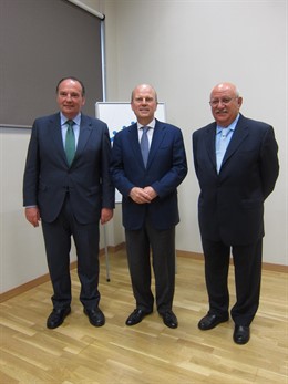 Morata (i), Buch (centro) y Noblejas antes de inaugurar la asamblea de Ivefa.