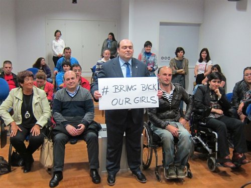 Agustin Iglesias Caunedo se suma a la campaña 'Bring back our girls'