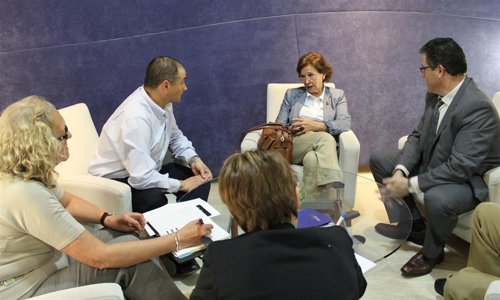 Pilar Ayuso y cuchilleros