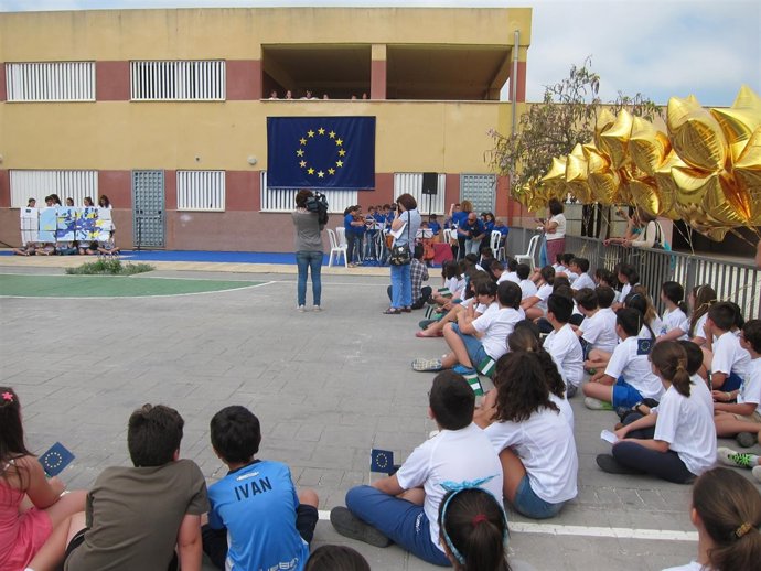 Acto del Día de Europa celebrado en el colegio Félix Revello de Toro de Málaga