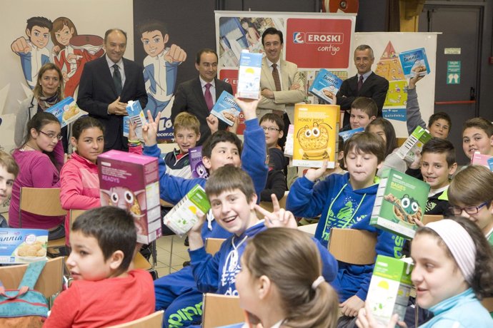 Gobierno y Eroski firman un convenio para prevenir la obesidad infantil