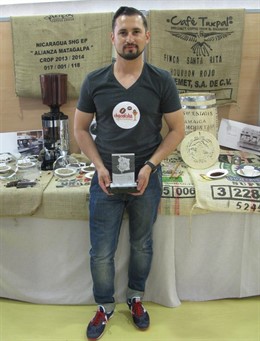 Edwin Chaverra revalida su título de mejor preparador de cafés