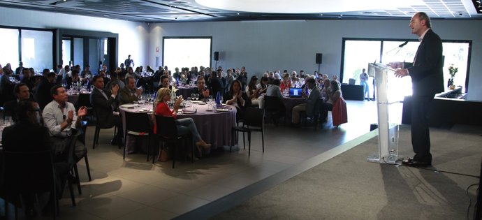 Alberto Fabra durante el mitin que ha ofrecido en Elda