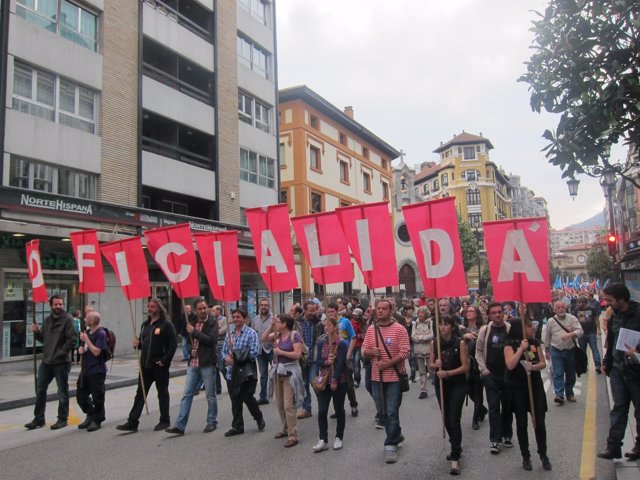 Manifestación pola oficialidá del asturianu. 