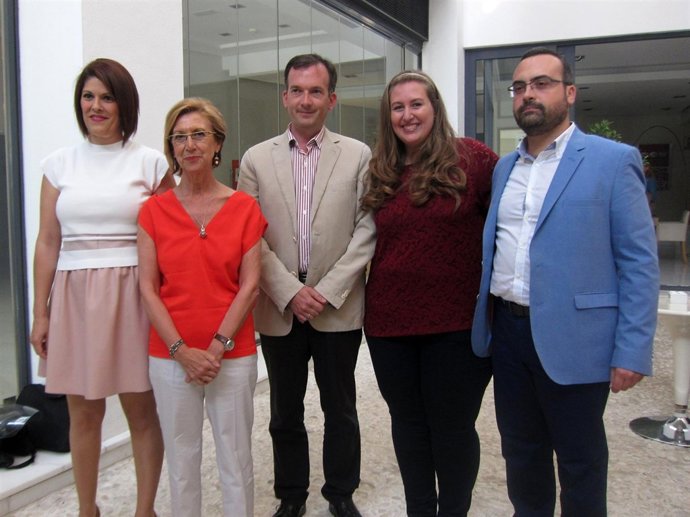 Rosa Díez, UPyD, con candidatos andaluces a las europeas