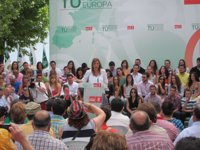 Díaz pide al PSOE "echarse a la calle" para "ganar" y dice que no votar es dar "un cheque en blanco" a Rajoy