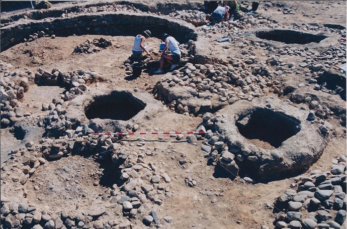 Imagen de las excavaciones en el yacimiento 'El Castillo'