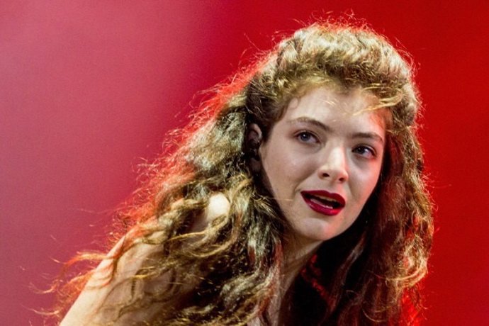 Lorde confiesa estar asustada de un fotógrafo