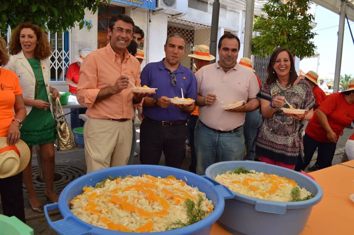 El alcalde de Coín, Fernando Fernández, y Elías Bendodo en Fiesta de la Naranja