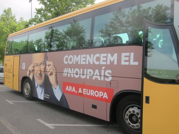 El autobús de campaña de ERC no ha podido recoger a tiempo a los periodistas 