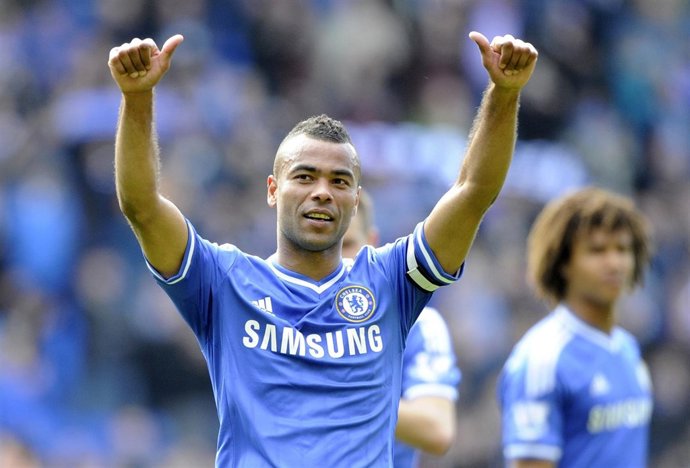 Chelsea's Ashley Cole acknowledges the Chelsea fans during their English Premier