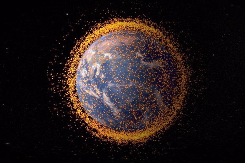 DEBRIS NASA RETIRED SATELLITE TO HIT EARTH