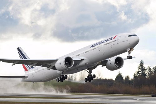 Air France AFA 777-300ER Takeoff & Landing