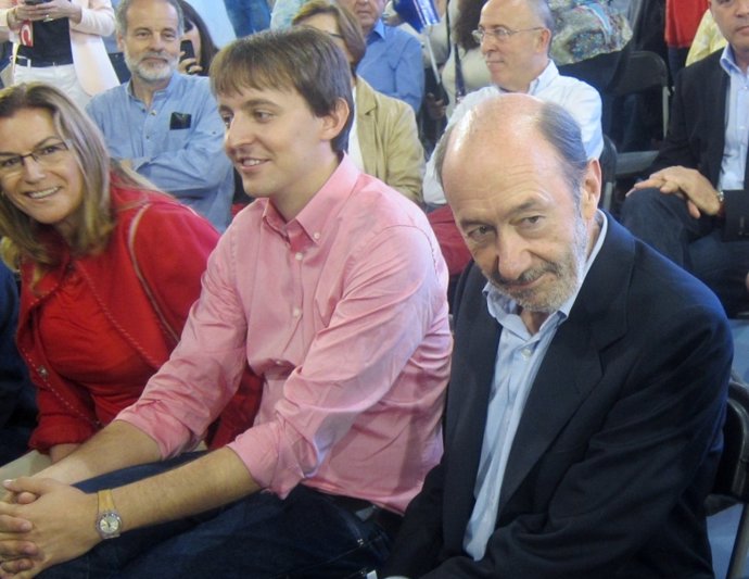 Javi López (PSC) y Alfredo Pérez Rubalcaba (PSOE)
