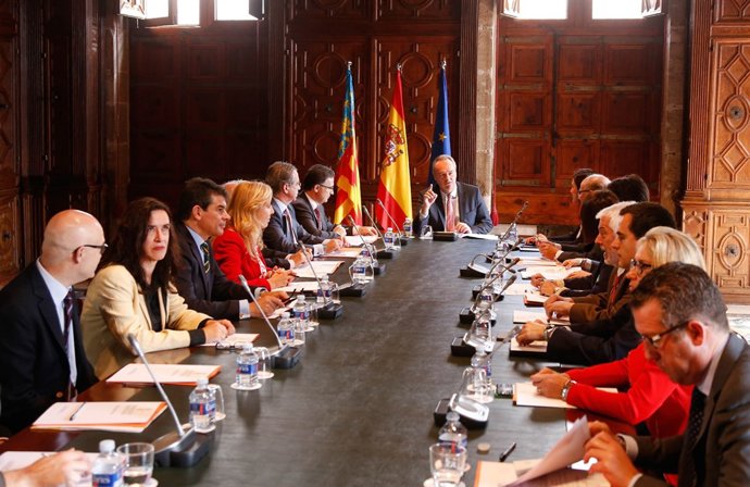 Fabra preside la constitución de la Comisión Conmemorativa de la Ley de Símbolos