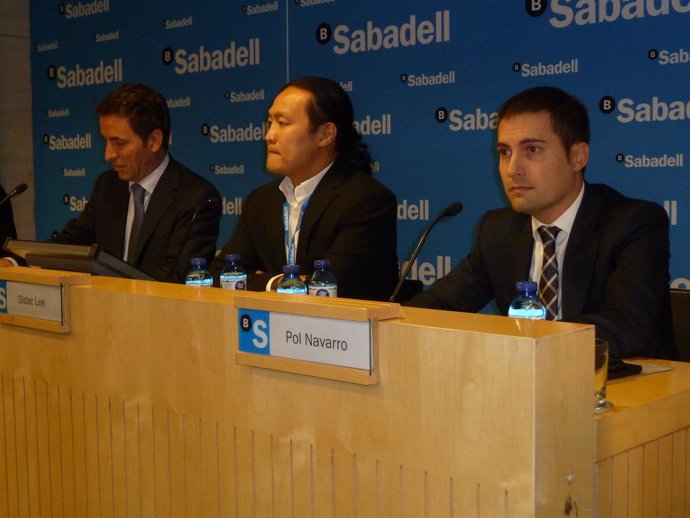 C.Ventura, D.Lee y P. Navarro en la presentación de 'BStartup' de Banco Sabadell