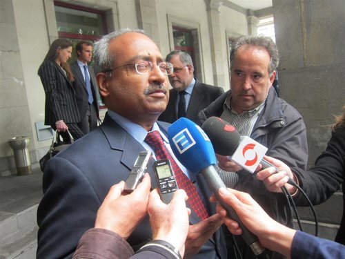 Hari Nair, a su salida de la reunión con el consejero. 