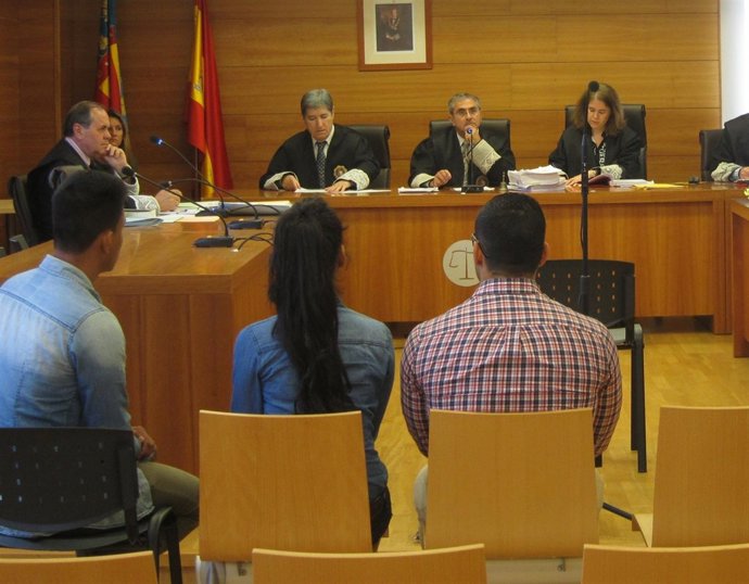 Juicio a unos padres acusados de intentar matar a su bebé en Castellón