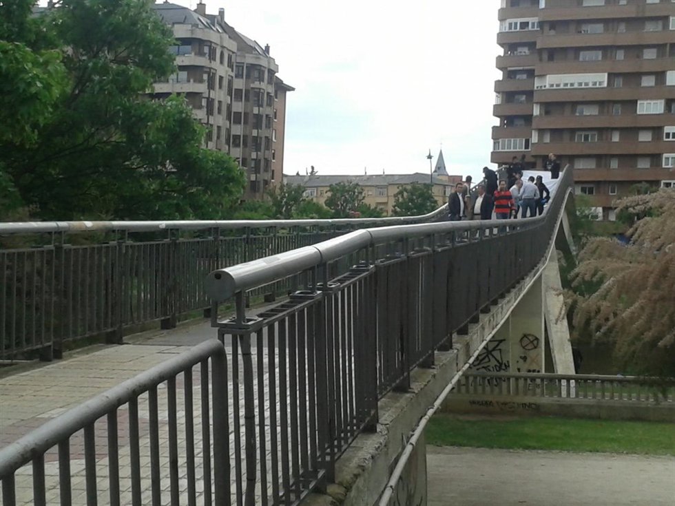 Imagen de la pasarela donde ha sido asesinada Isabel Carrasco
