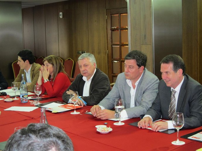 Acto en Vigo con la presencia de Besteiro y José Blanco