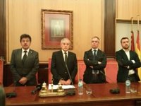 El pleno del Ayuntamiento de León rechaza el "execrable crimen" y lamenta la pérdida de una "amiga y compañera"