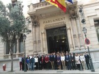 El Parlament guarda un minuto de silencio por la muerte de Isabel Carrasco