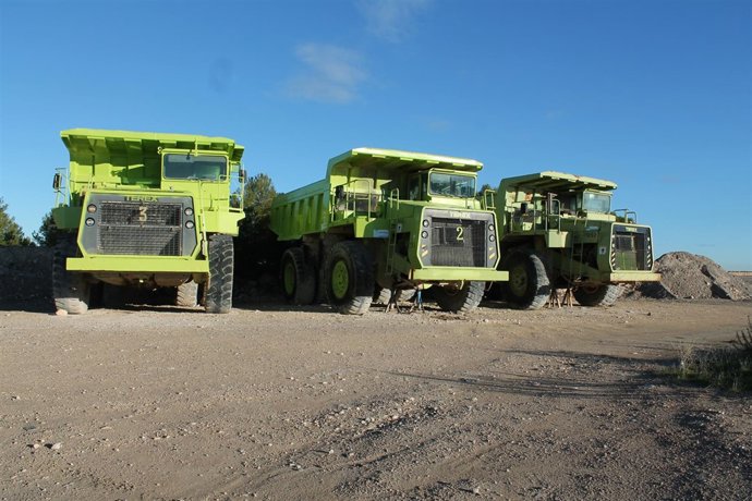CAMION, OBRAS, TRABAJOS EN CARRETERA