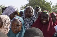 Una de las madres de las niñas secuestradas identifica a su hija en el último vídeo de Boko Haram