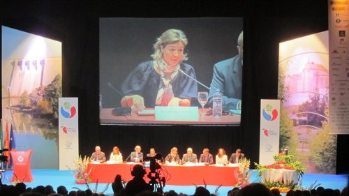 La ministra de Agricultura, Isabel García Tejerina, en Huelva.