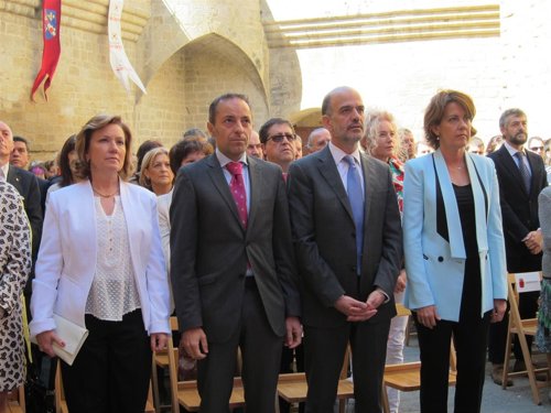 Minuto de silencio en los premios del turismo.