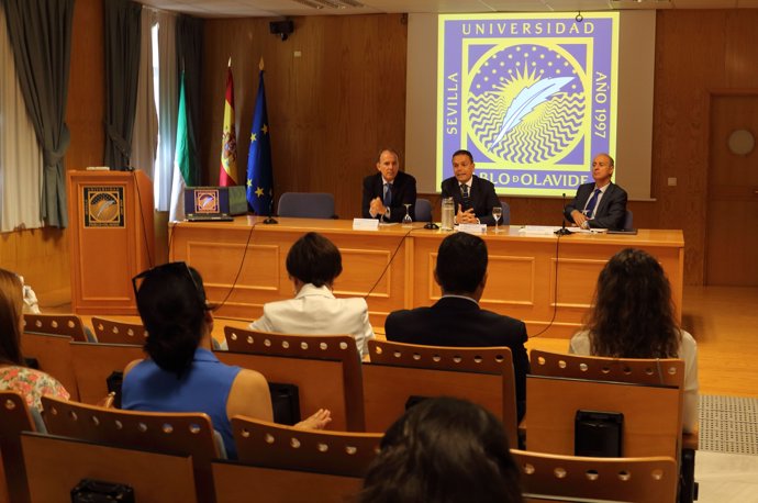 Presentación del proyecto 'Acelera Sevilla' en la UPO