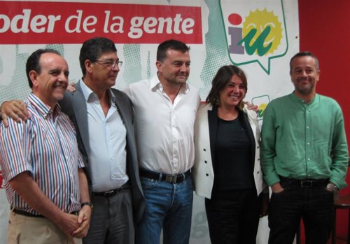 Antonio Maíllo, hoy junto a los consejeros de IU-CA y al portavoz parlamentario