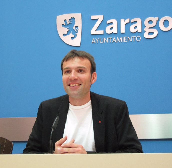 El concejal de IU en el Ayuntamiento de Zaragoza, Pablo Muñoz