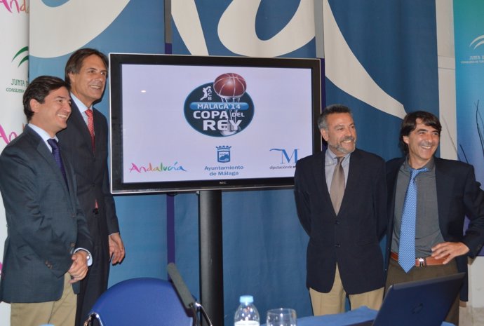 Caneda, Bernal, García Peláez y Freixa, en rueda de prensa